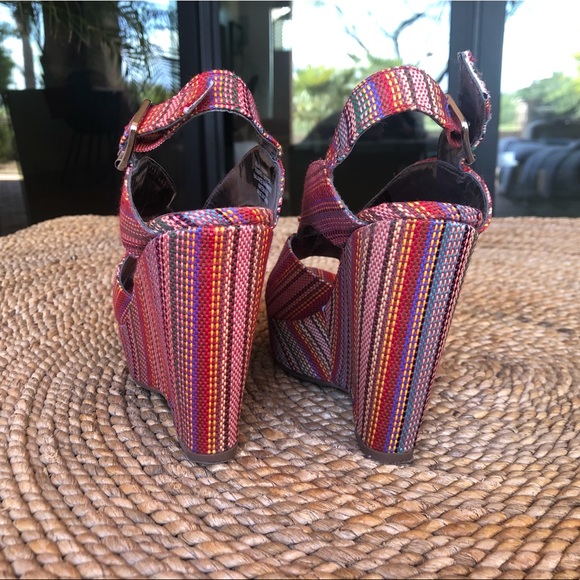 Shoes - Picture 4 of 4